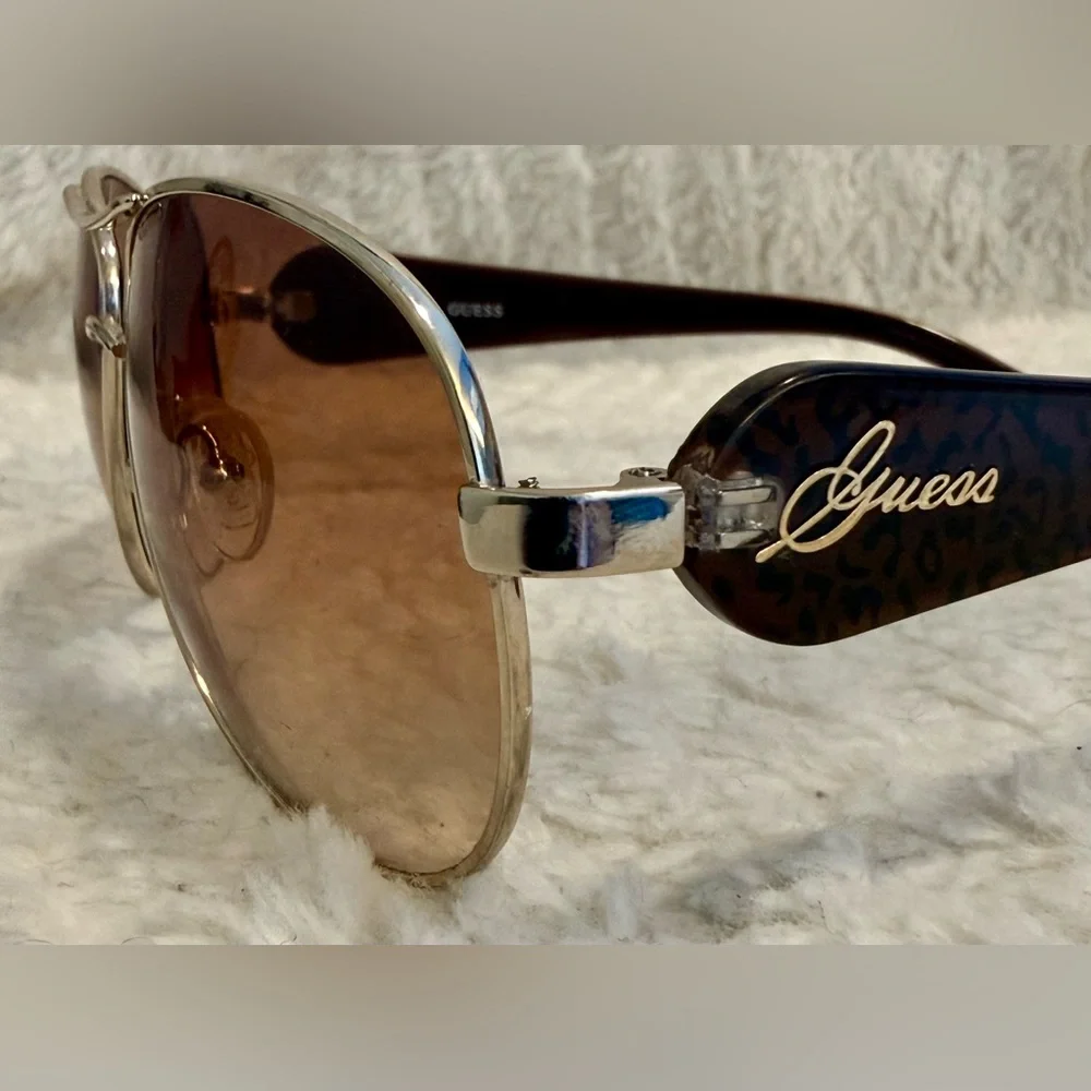 GUESS 90’s Aviators Brown Gradient Lenses in Gold Frames Logo on Leopard Arms